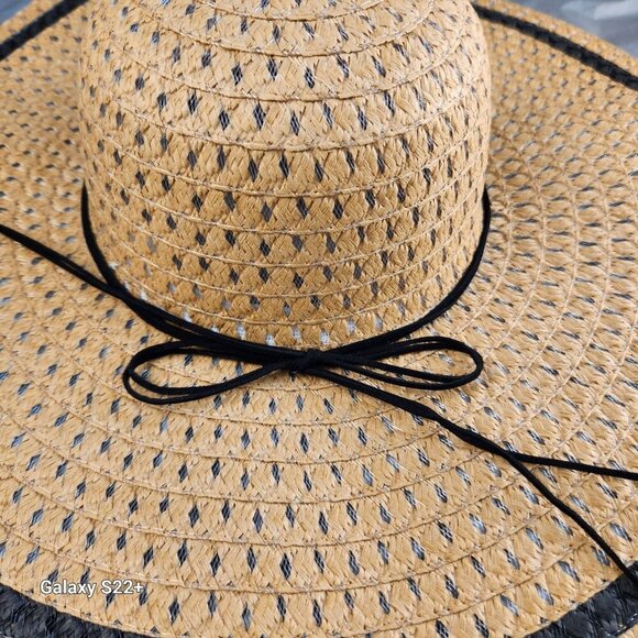 Wide Brim Natural Straw Sun Hat With Black Ribbon Bow Lightweight & Breathable I - Picture 6 of 12